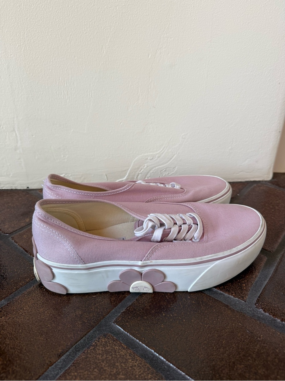 Vans Women’s Pink Canvas Platform Sneakers with Floral Accent - Picture 3 of 4